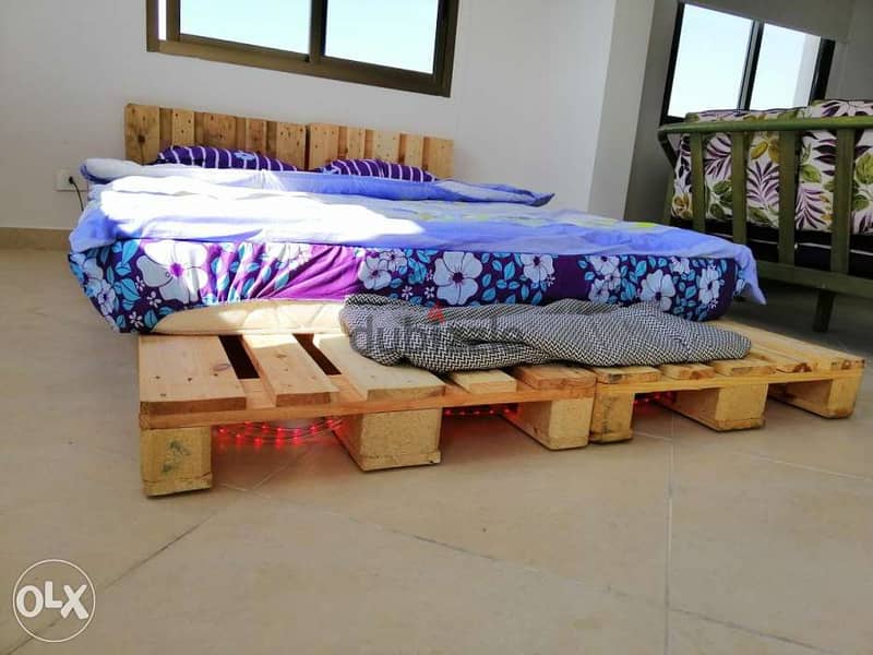 Floor wood Pallet bed decoration تخت ارض طبالي خشب 6