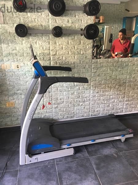 treadmill like new very good quality 1