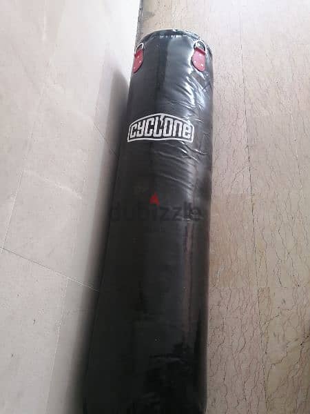 Brand new cyclone boxing bag 185cm 0