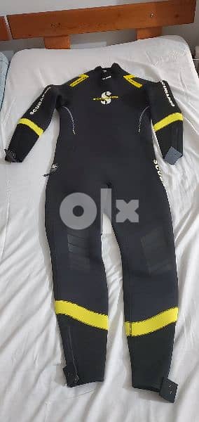 ScubaPro Swimming/Diving Equipment (Suit,Fins,Goggles,LifeJacket,Shoes 1