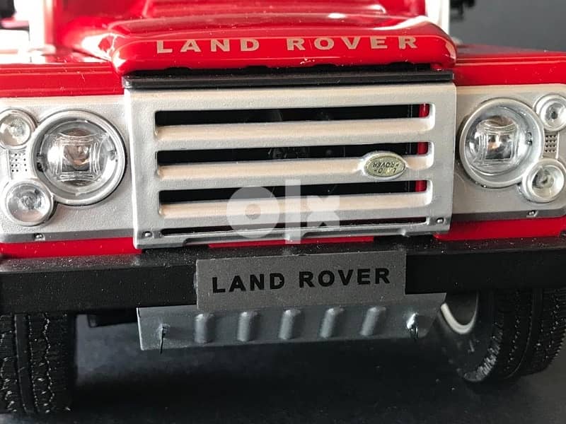 1/18 diecast Full opening Landrover Defender 4X4 NEW BOXED 7