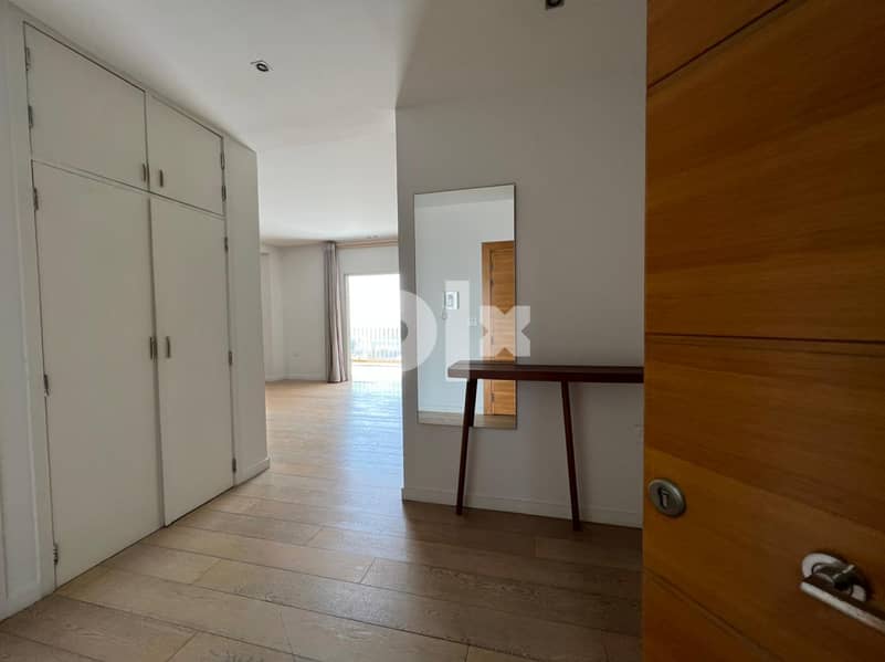 L09064-Beautiful apartment for Sale in Achrafieh with Open View 4