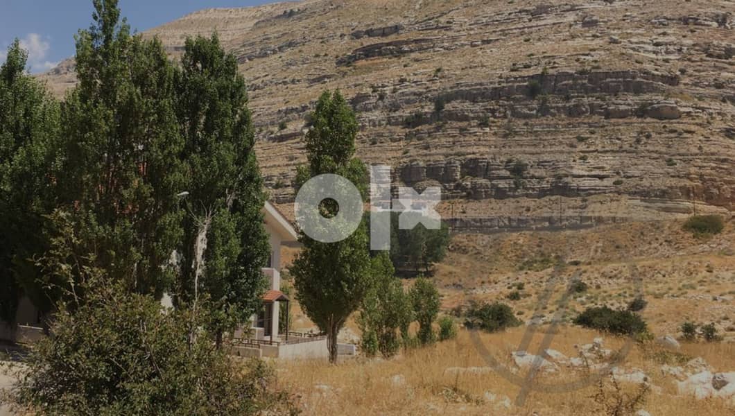 STUNNING LAND in The Heart of FAQRA with Viewأرض في فقرا ٦٠٠ م ٢ 2