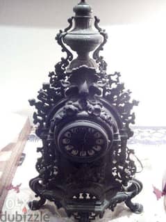 Mantel clock 0
