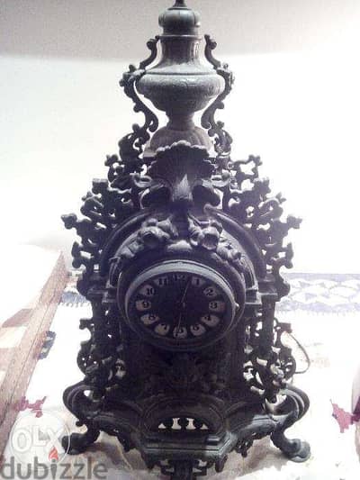 Mantel clock