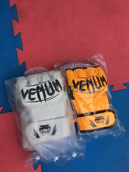 gloves new very good quality 70/443573 whatsapp RODGE 2