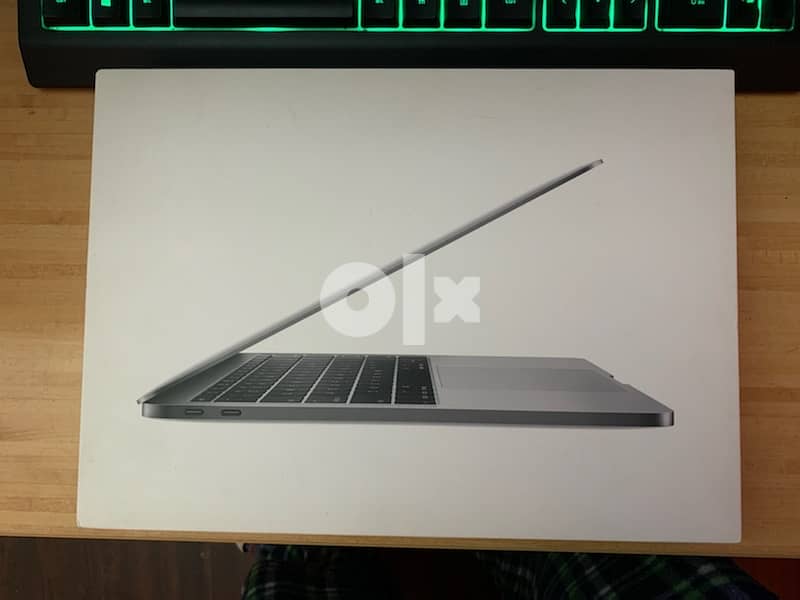 Apple Macbook Pro 13.3 Inch 9