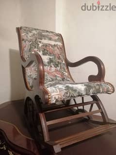 كرسي هزاز خشب زين قماش تابلو روميو وجوليات مميزة وجديدة غير مستعملة