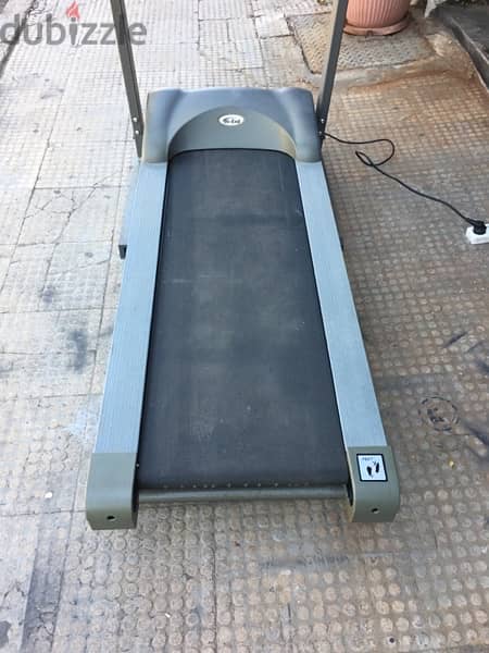treadmill good quality we have also all sports equipment 2