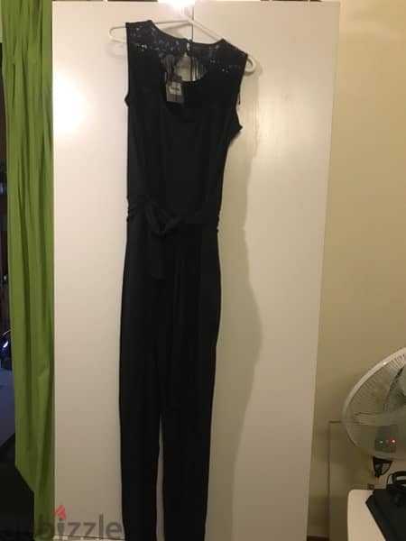 2 jumpsuit black /navy at 10$ each 1