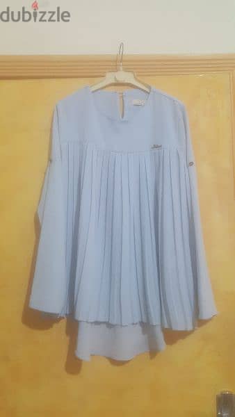 baby blue pleated top blouse xs بلوزة مكسرة