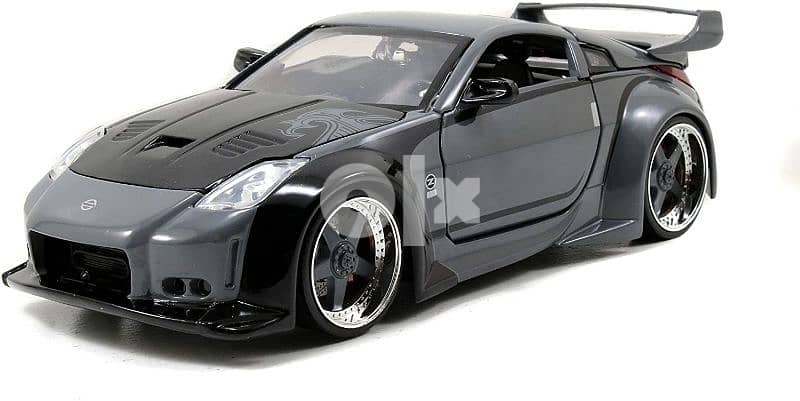 Nissan 350z diecast car model 1:24. 1