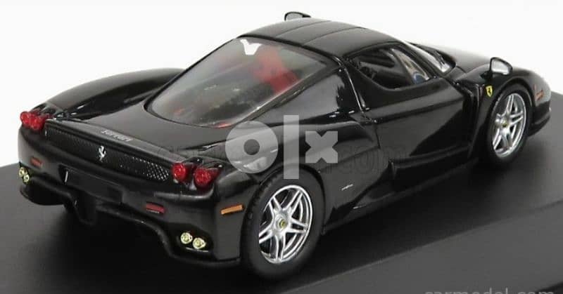 Ferrari Enzo (2002) diecast car model 1:43. 1