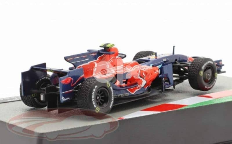 Sebastien Vettel Toro Rosso STR3 diecast car model 1:43. 4