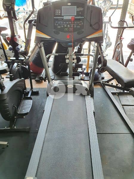 Treadmill cardio machine Heavy-duty holds till 150 kg 1