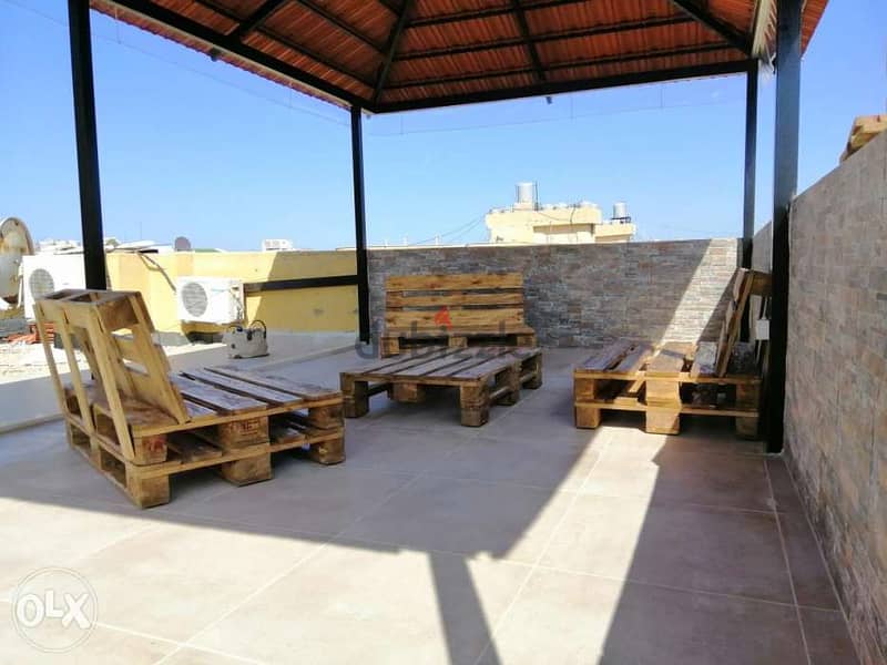 Outdoor three pallets banches with table بنك طبالي عدد ٣ مع طاولة 1