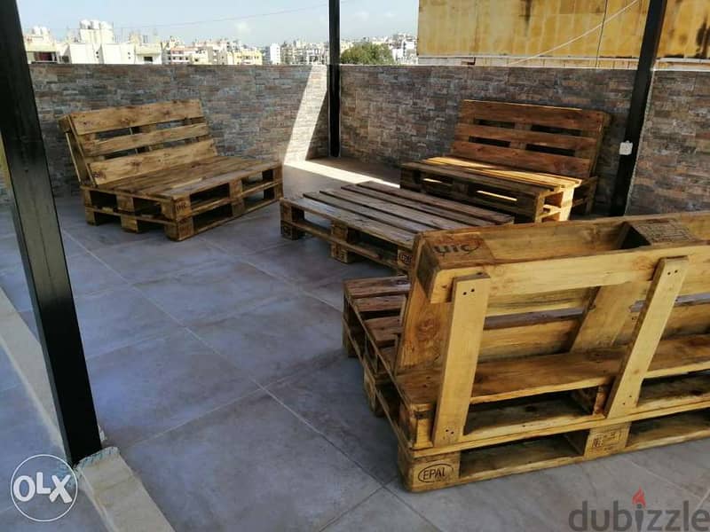 Outdoor three pallets banches with table بنك طبالي عدد ٣ مع طاولة 3