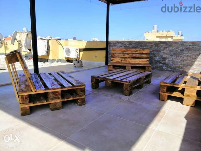 Outdoor three pallets banches with table بنك طبالي عدد ٣ مع طاولة 5