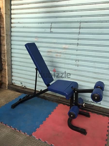 leg extension leg curl and bench all level in the same time like new 1