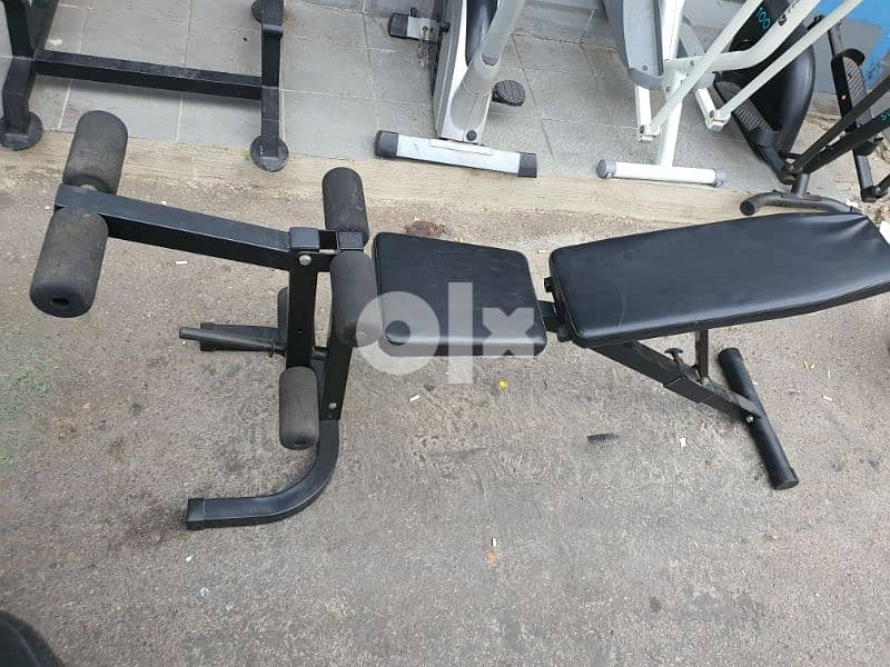 Adjustable bench with wlegs like new only for 100 dollar 03027072 1