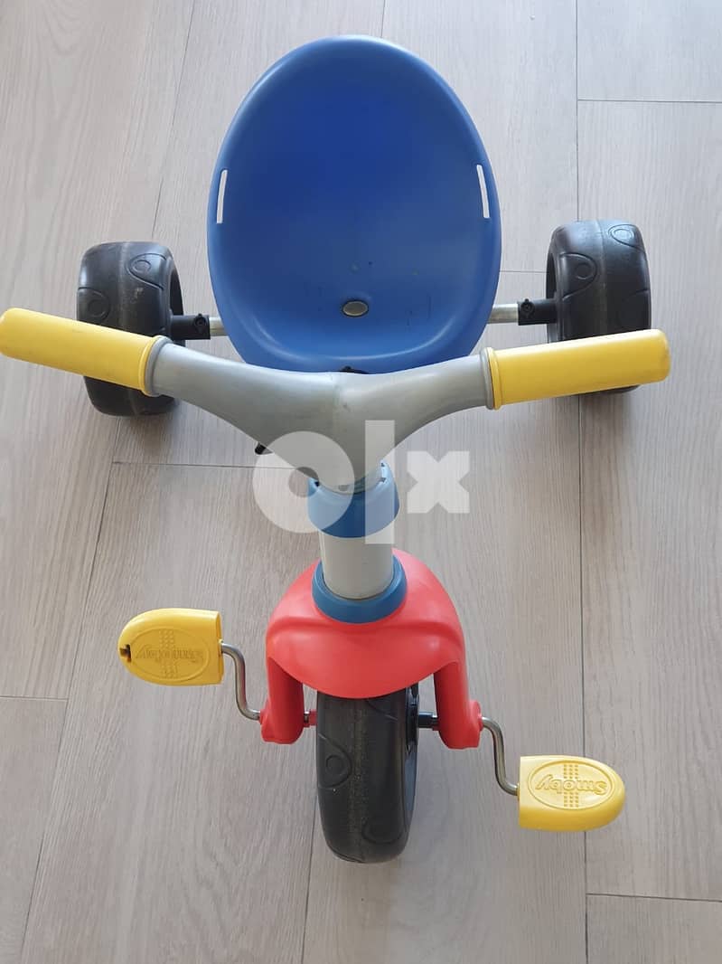 Nice colour tricycle of the brand smoby 2