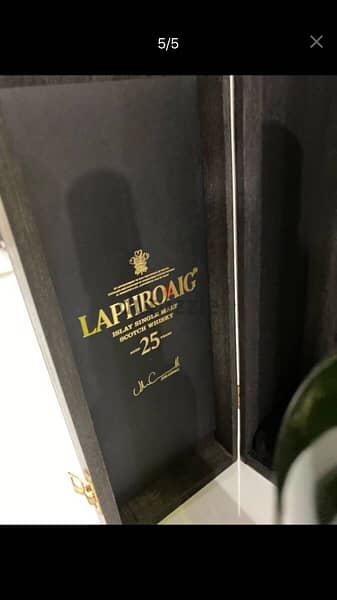 rare old 25 year Laphrohaig bottle collection 4