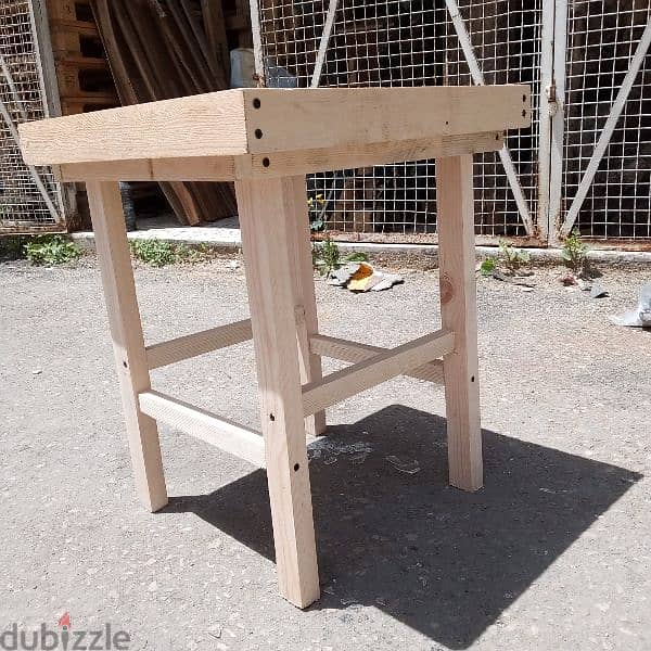 wood table with tile top طاولة خشب مع وجه بلاط 4