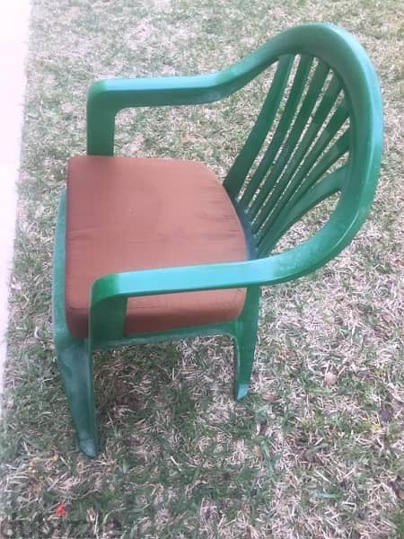 Chair cushions (50pcs 2000000 LL) 5