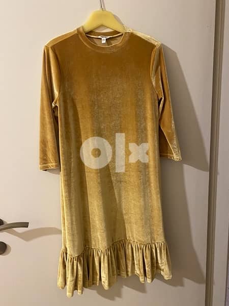 gold dress 2