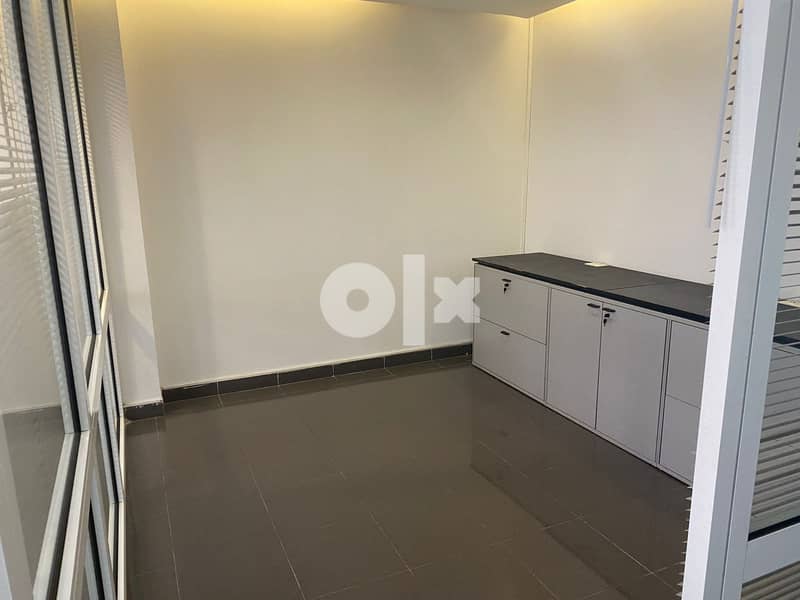 L09241-Furnished office for rent in Achrafieh 1
