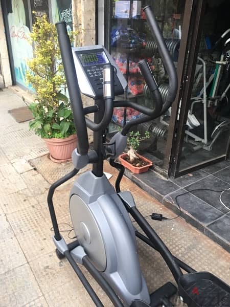 big elliptical spirit like new used 2 times only 70/443573 RODGE 1