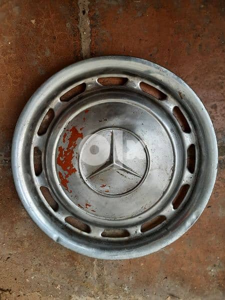 Mercedes wheel cover 1