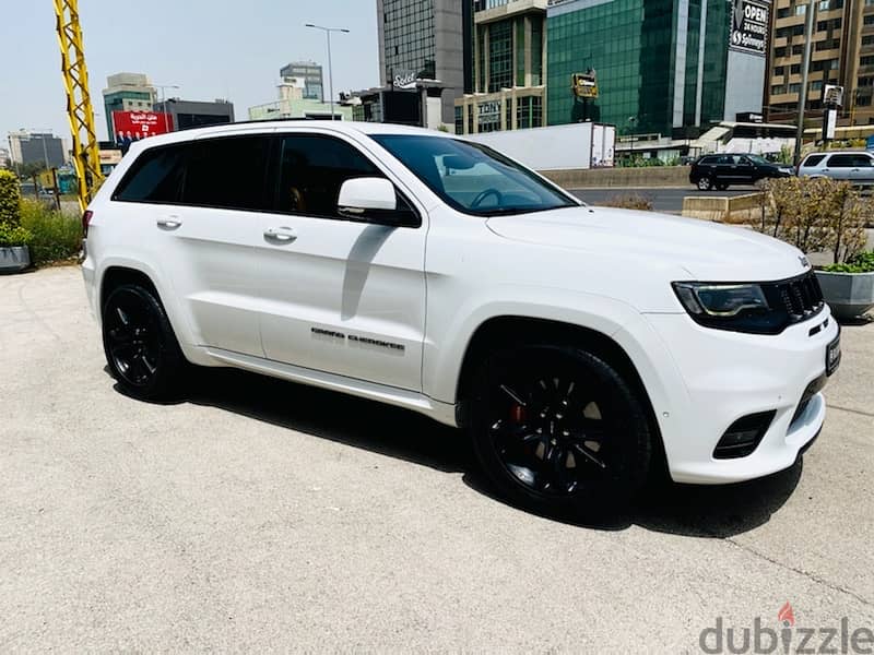 Grand Cherokee SRT 2017 like new 9