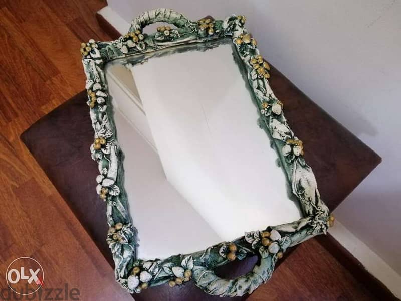 Tray with mirror 0