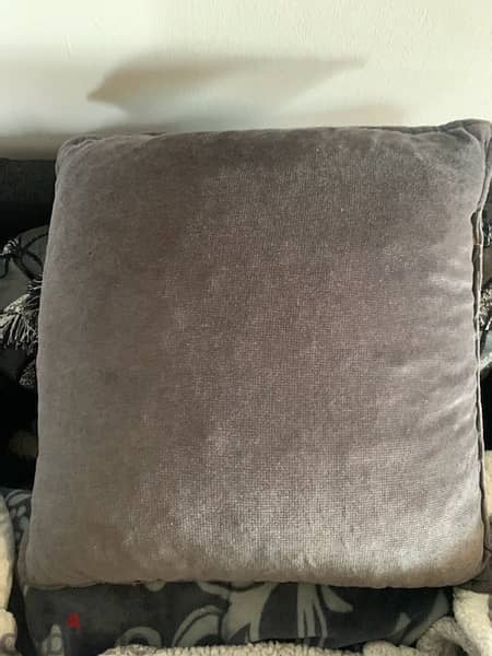 2 cushion 1