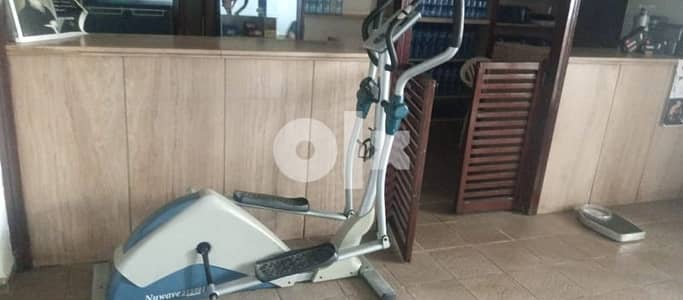 Strong Elleptical cardio machine holds till 150 kg 03027072