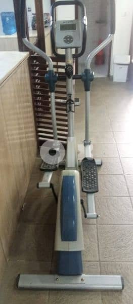 Strong Elleptical cardio machine holds till 150 kg 03027072 1