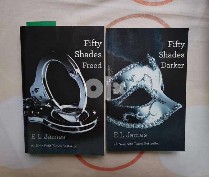 2 books. Fifty shades darker + freed 0