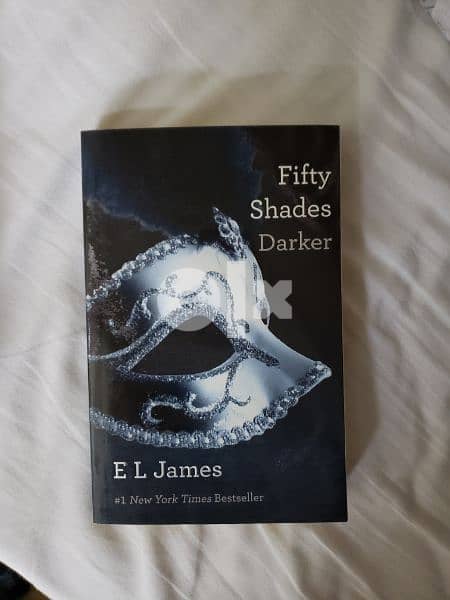 2 books. Fifty shades darker + freed 1