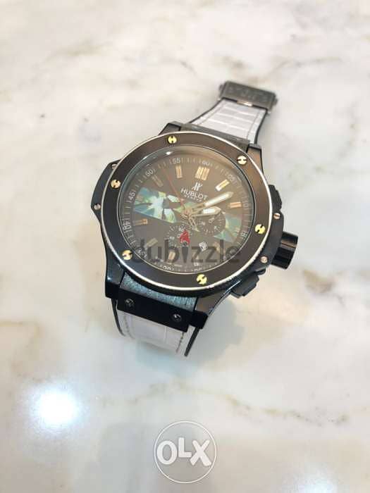 للبيع ساعة HUBLOT مميزة 2