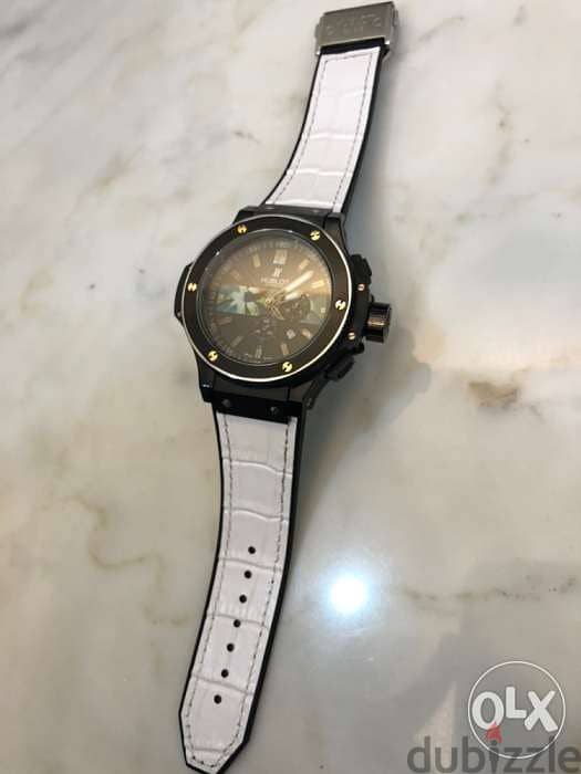 للبيع ساعة HUBLOT مميزة 7