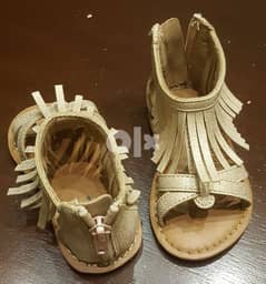Baby Gap girls sandals beige