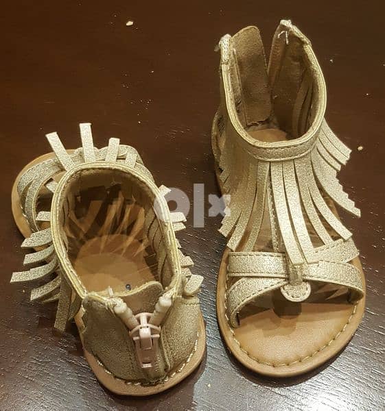 Baby Gap girls sandals beige 0