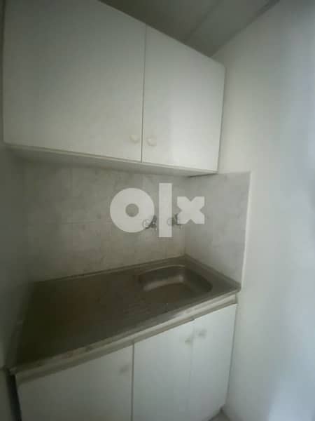 A 150sqm office in Jdeideh in a very nice location with open views. 7