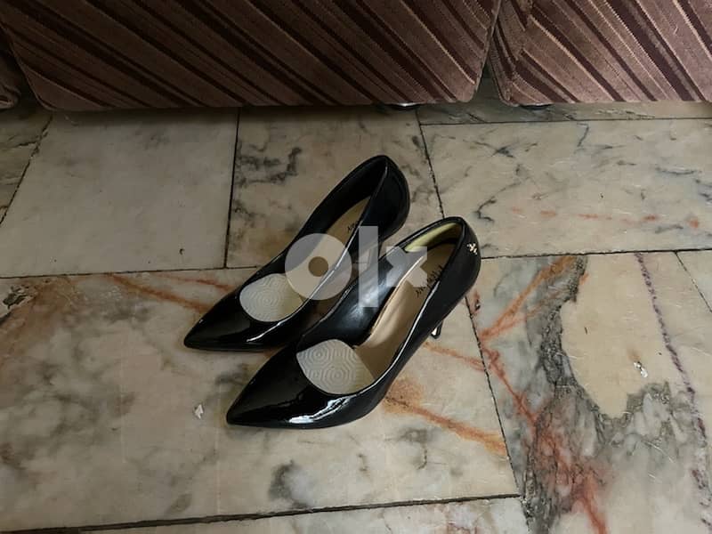 Menbur black heels worn twice 1