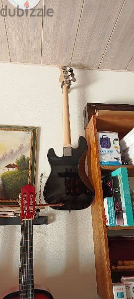 bass guitar new in box with bag free 1