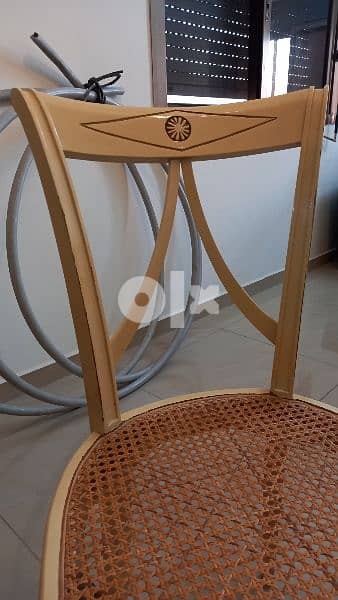 vintage dining table with chairs / غرفة طعام مع ٤ كراسي 4