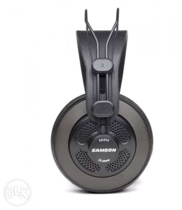 Samson SR850 professional headphones 1