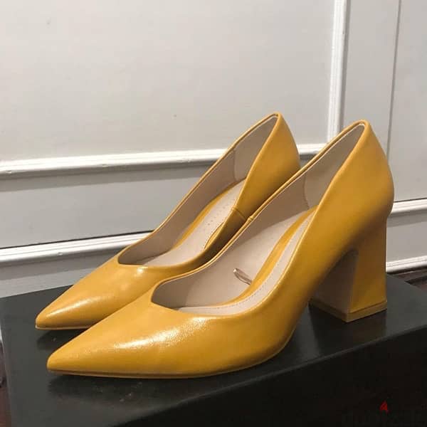 Zara leather yellow block heels 2