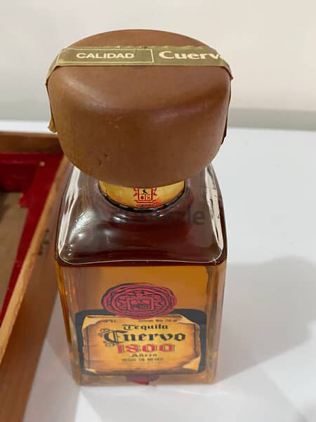 antique Cuervo 1800 Anejo bottle 7